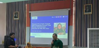 Dosen FK UMS Latih 29 Kader, Siapkan Sekolah Lansia ’Aisyiyah Colomadu