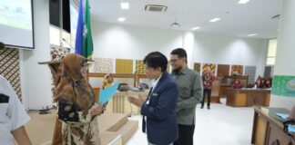 UMS Serahkan 115 SK, Apresiasi Dedikasi Dosen dan Tendik